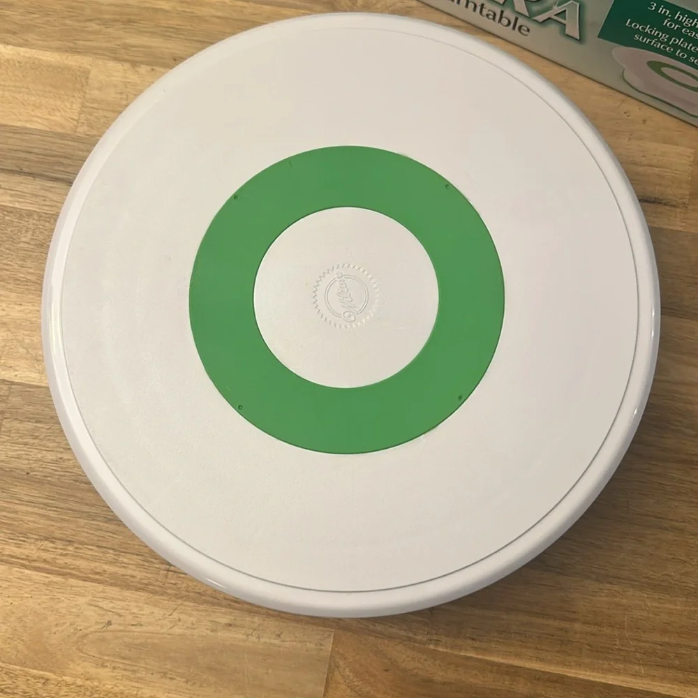 WILTON  TRIM’N TURN ULTRA CAKE TURNTABLE
